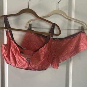 Lace Underwire Bra and undies set in Coral with grey straps